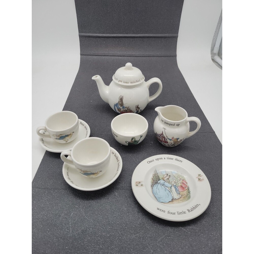WEDGWOOD Beatrix Potter PETER RABBIT 9 Pc TEA SET Vintage Teapot Cups Creamer +